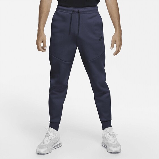 Nike Tech Fleece sivustolla stadium.fi