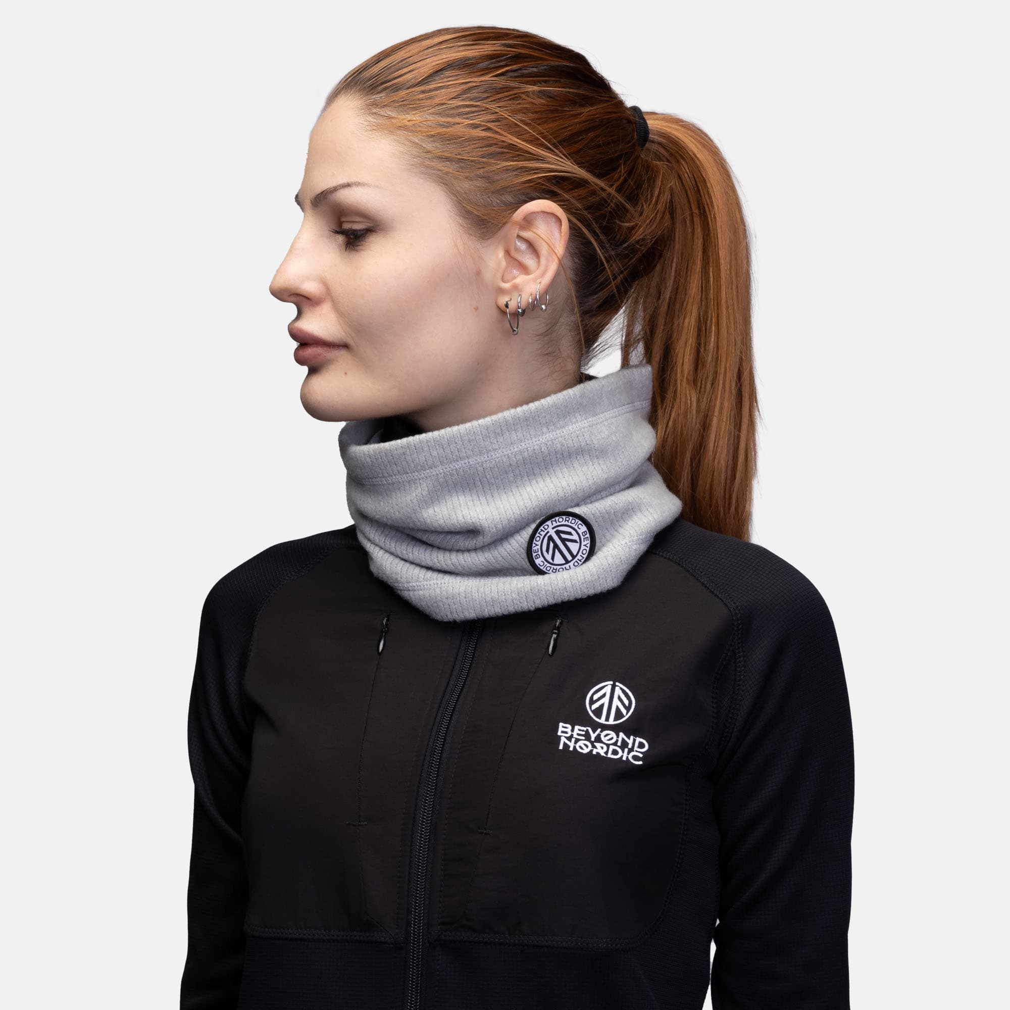 beyond nordic, Bn211 Knitted Neck Gaiter, Model 1