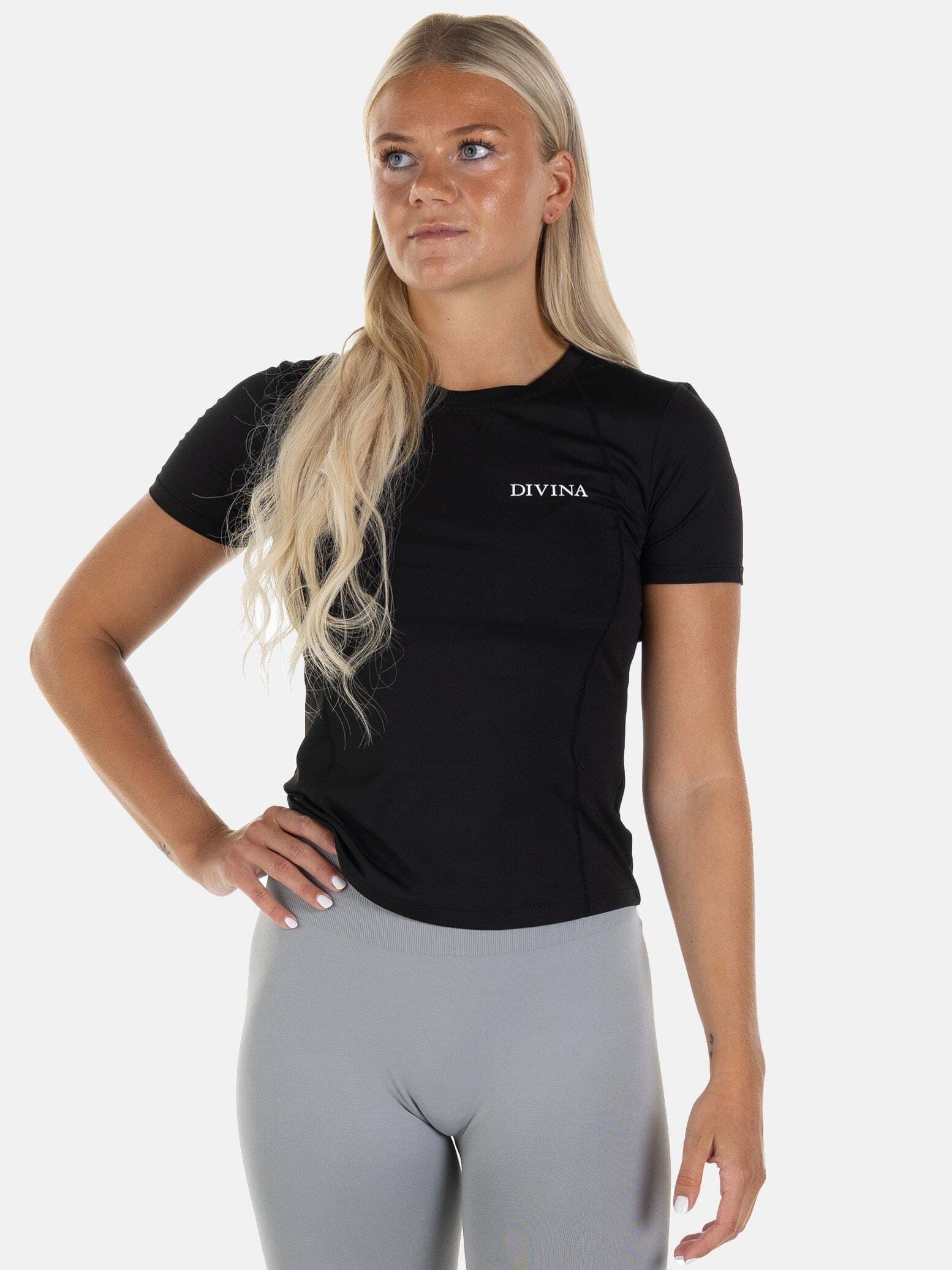 divina, Divina T-shirt 'mundus', Model 1
