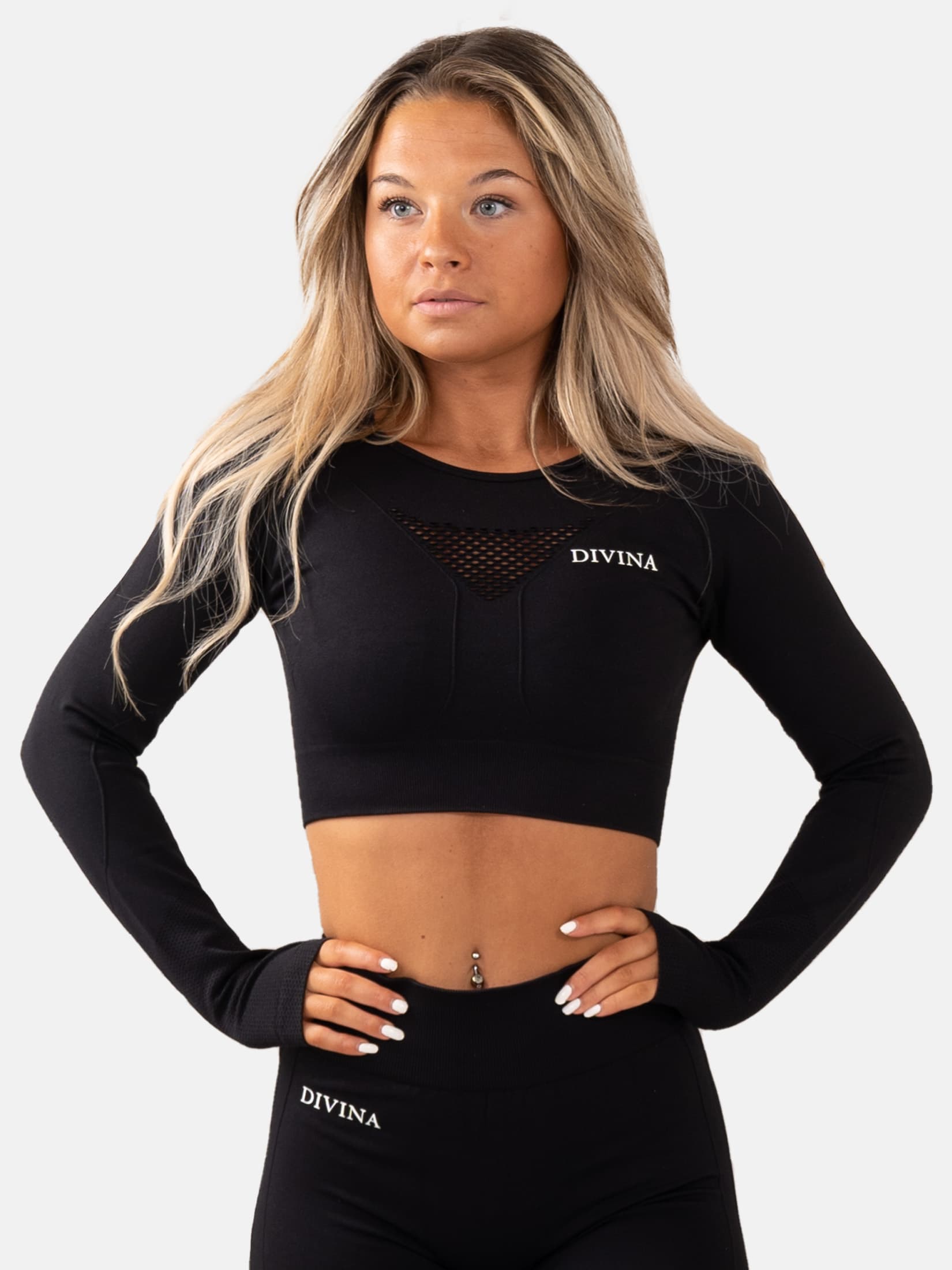 divina, Divina Crop Top “four”, Model 1