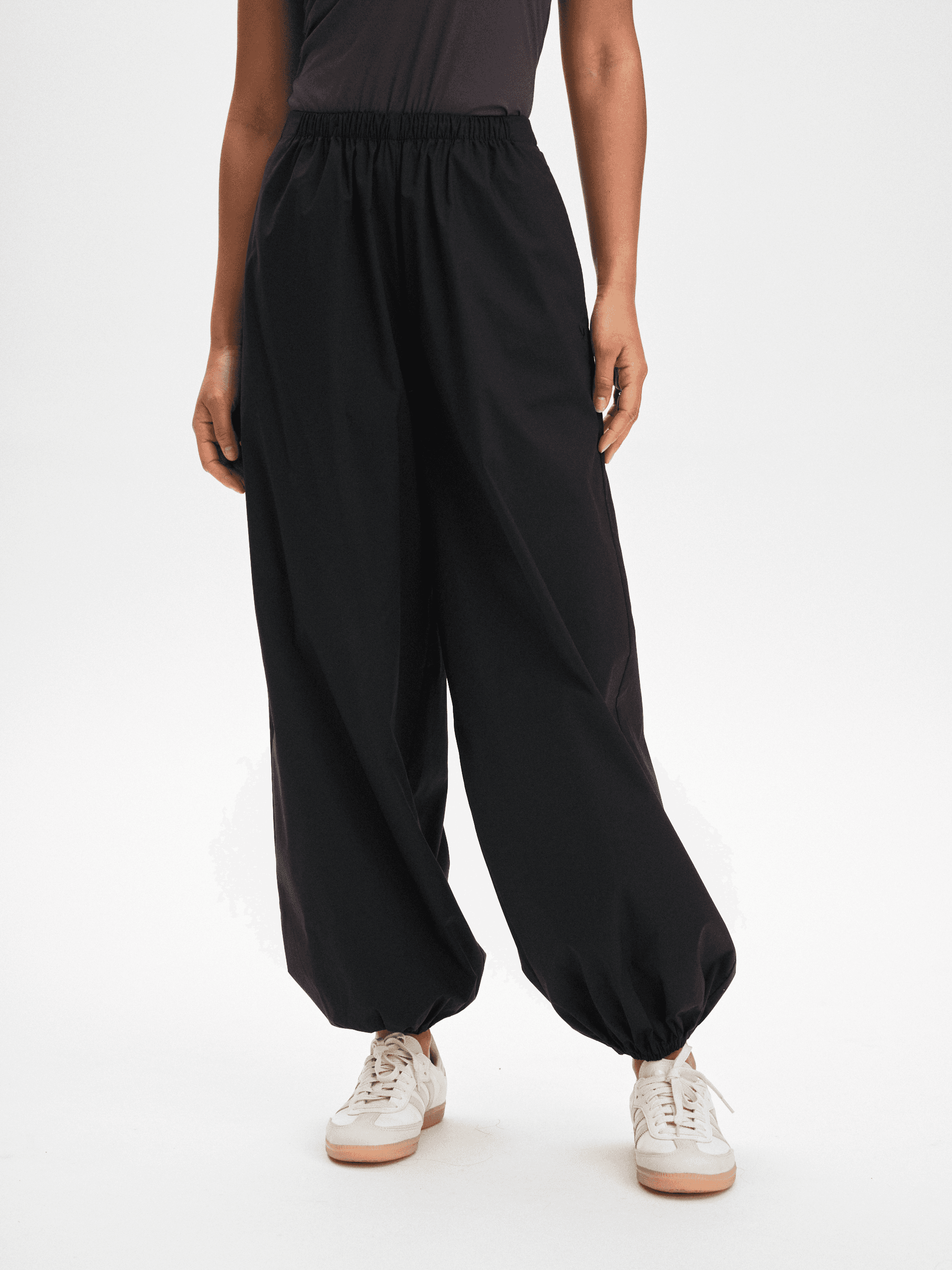 SOC, W WOVEN BALLOON PANT, Model 1