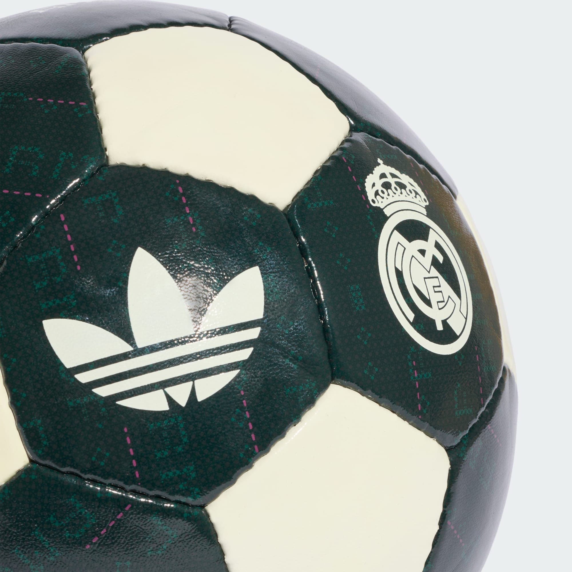 Adidas, Adidas Real Madrid Away Club Boll, Detail 1