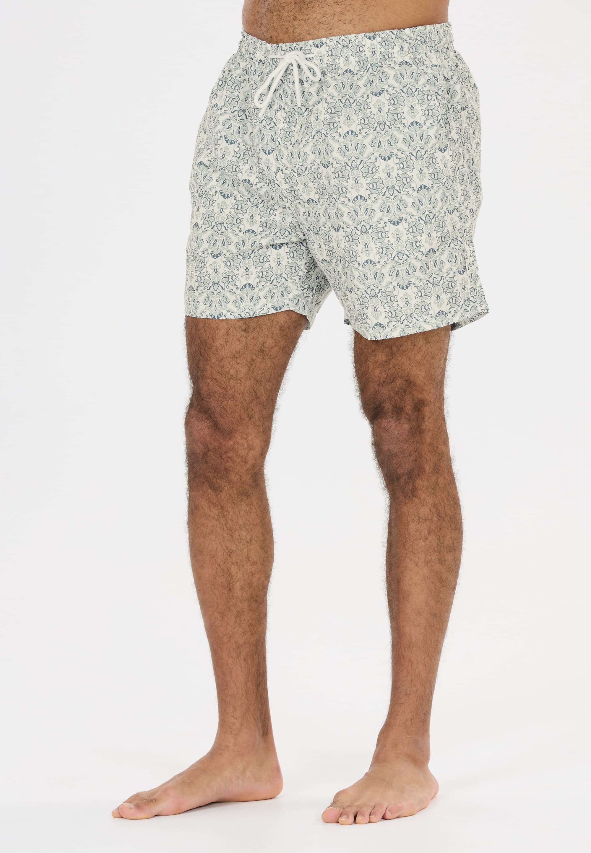 nou, Justino, Model 1