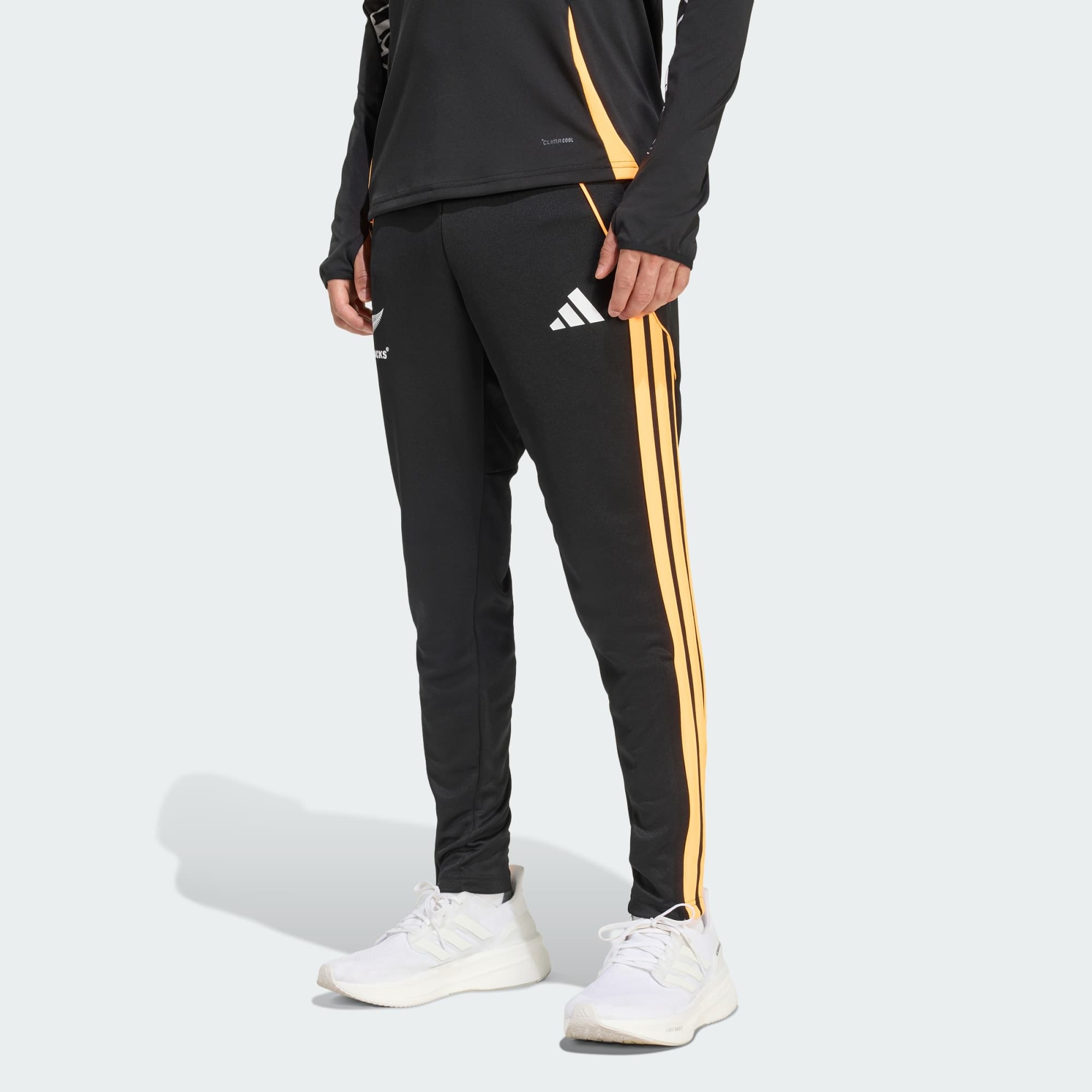 Adidas, Adidas All Blacks Marvel Träningsbyxor, Model 1