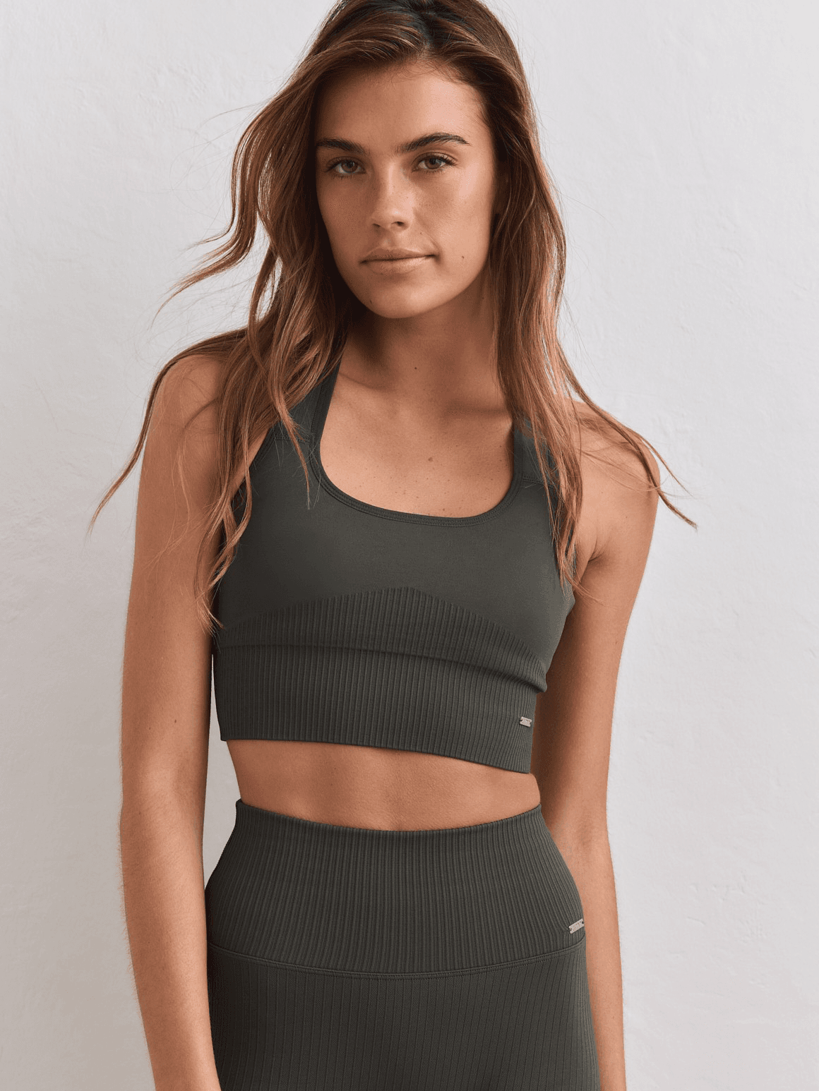 AIM´N, W High Support Ribbed Bra, Model 1