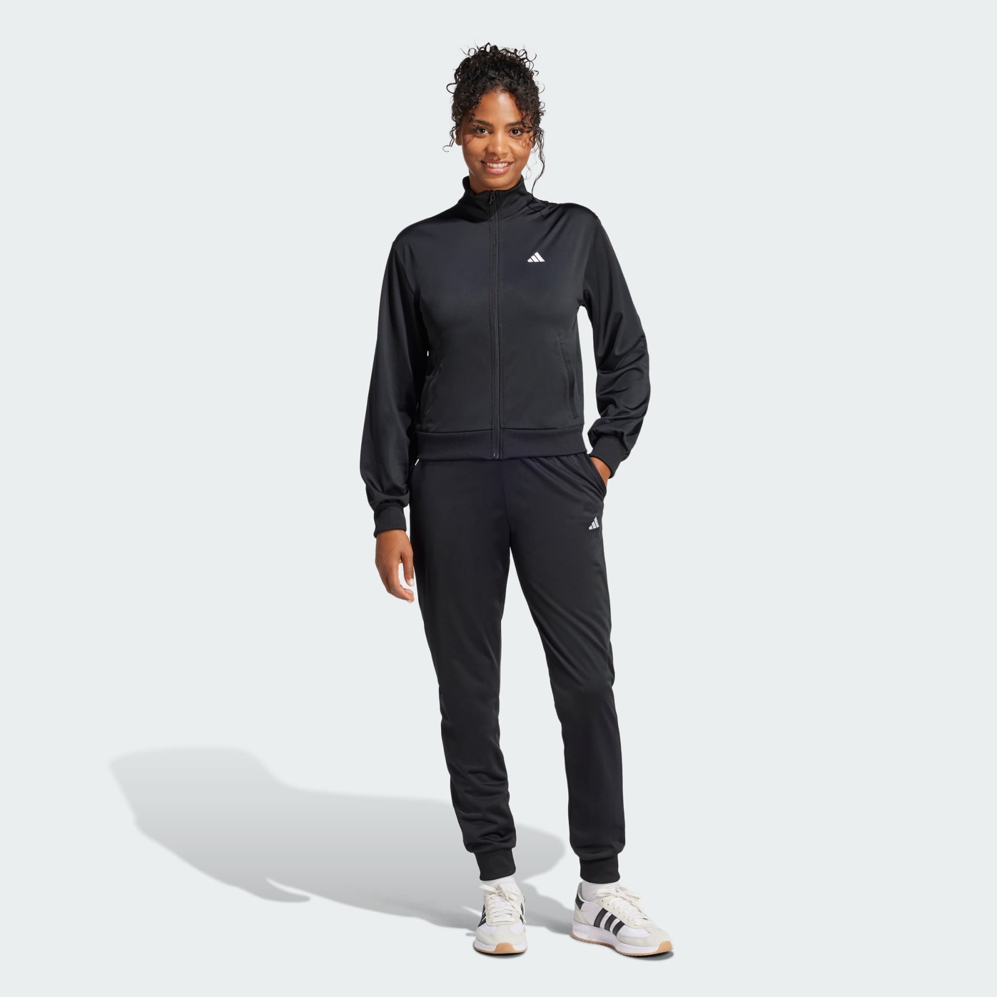 Adidas, Adidas Essentials Feel Cozy Träningsställ, Model 1