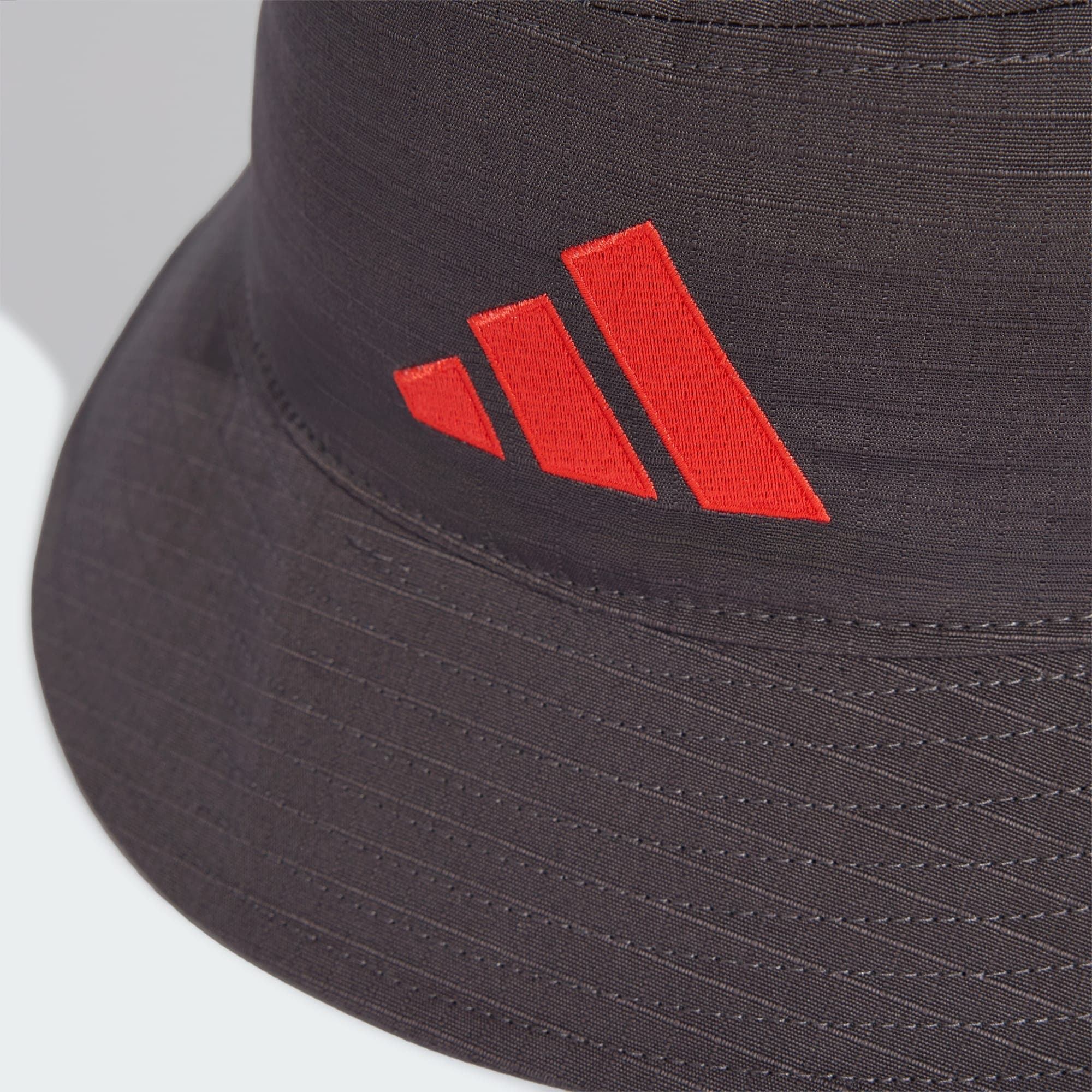Adidas, Adidas Audi Revolut F1 Team Mekaniker Solhatt, Detail 1