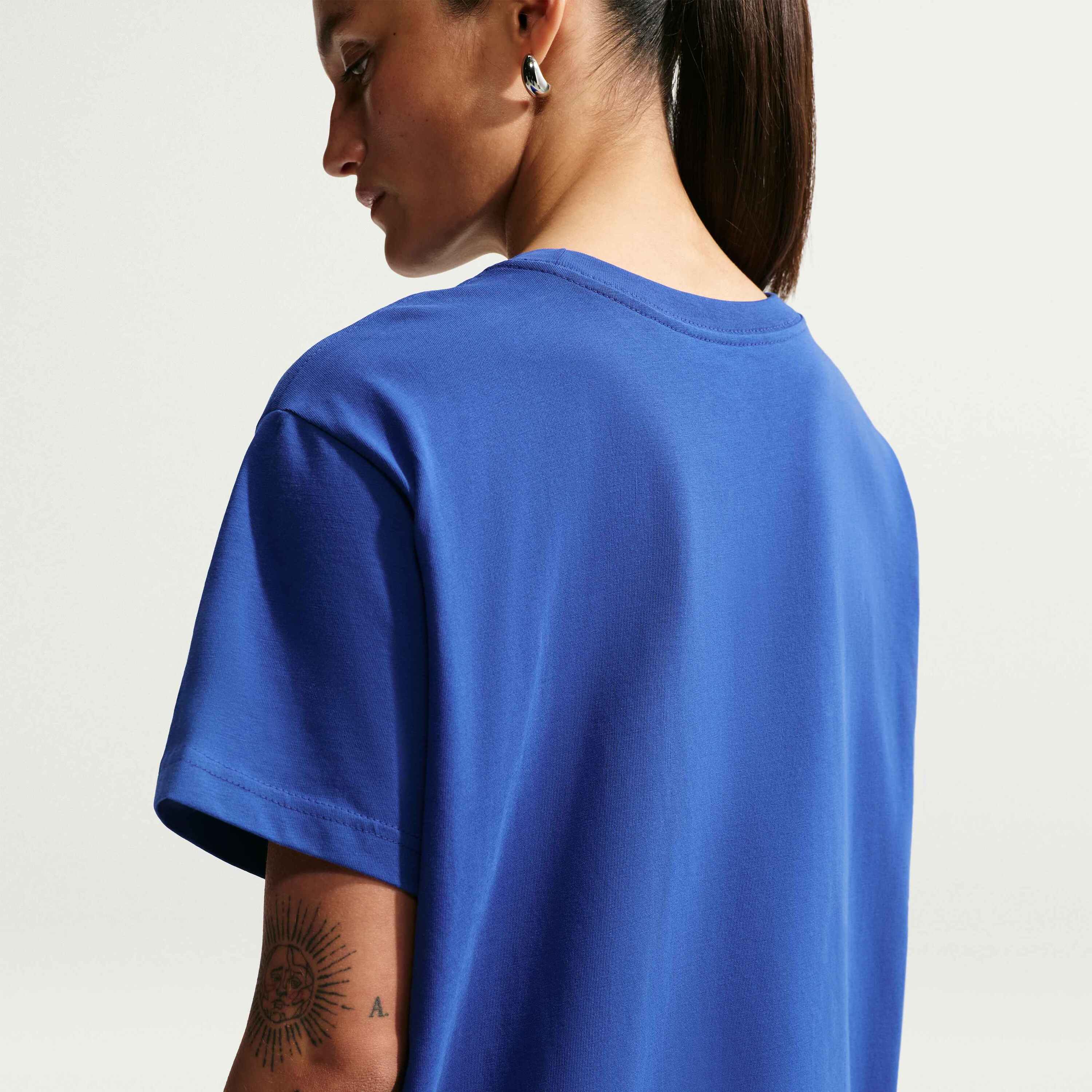 Nike, Women's Oversized T-shirt Sportswear Classic, Detail 1