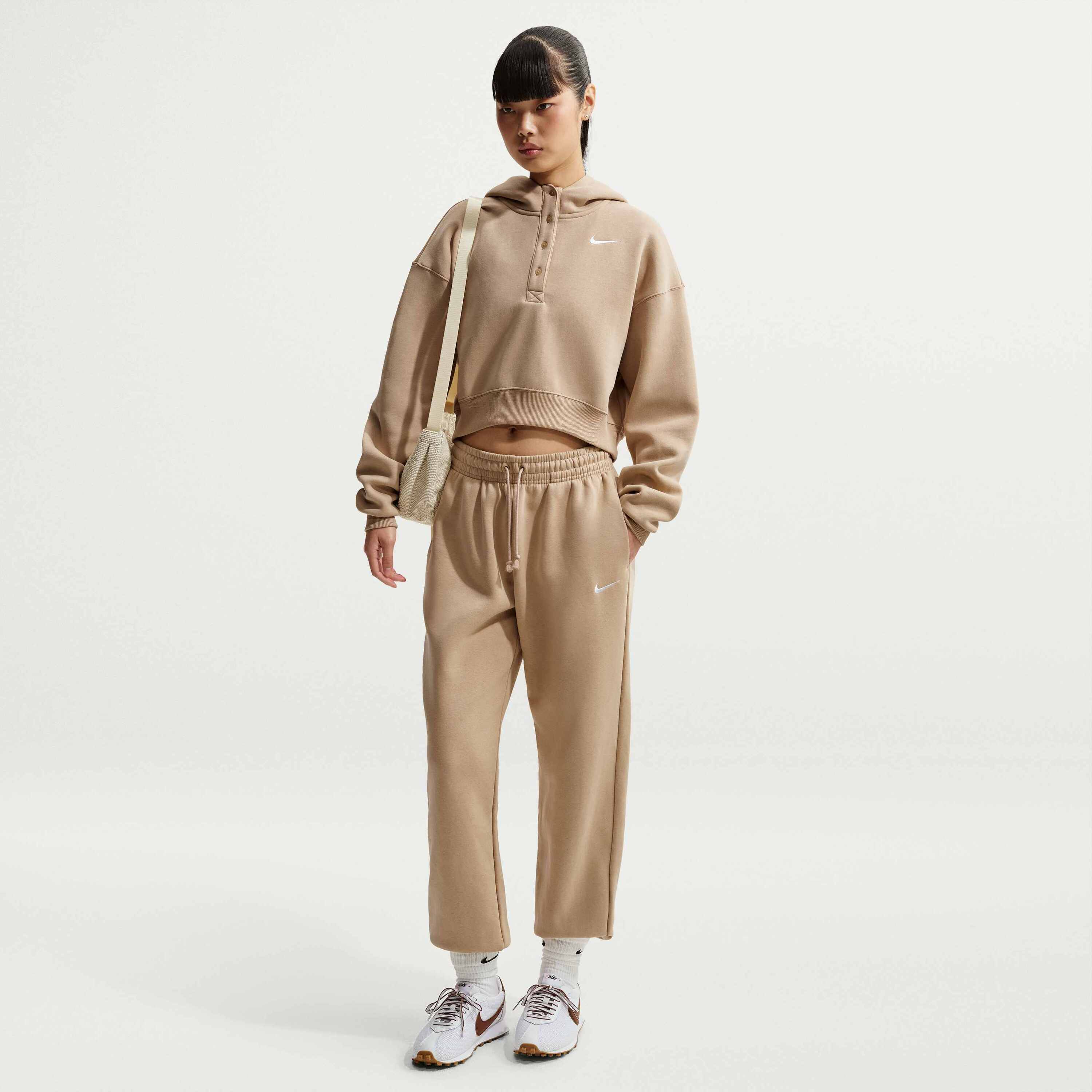 Nike, Women's High-waisted Oversized Tracksuit Bottoms Sportswear Phoenix Fleece, Product 0