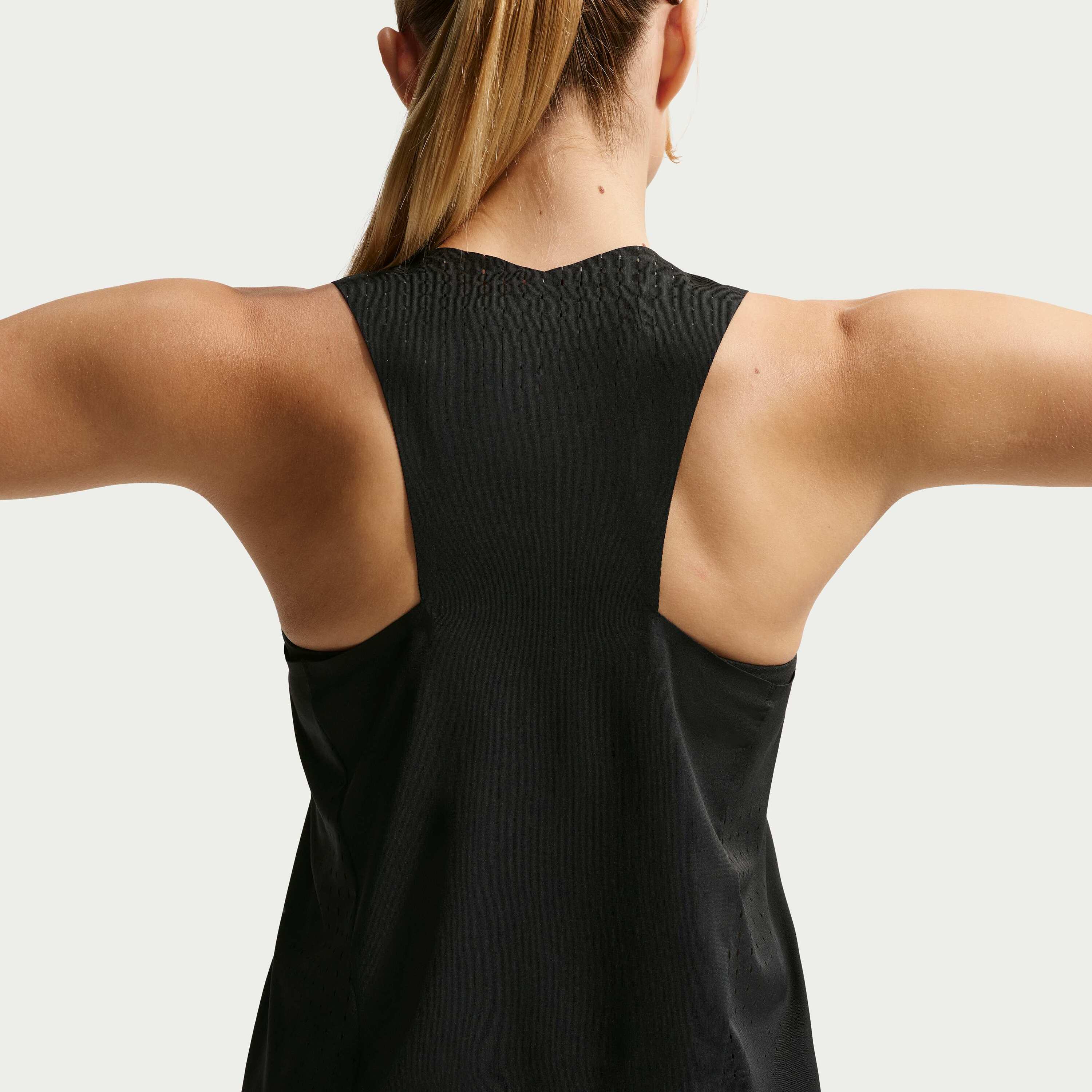 Nike, W AEROSWIFT DFADY SINGLET, Detail 1