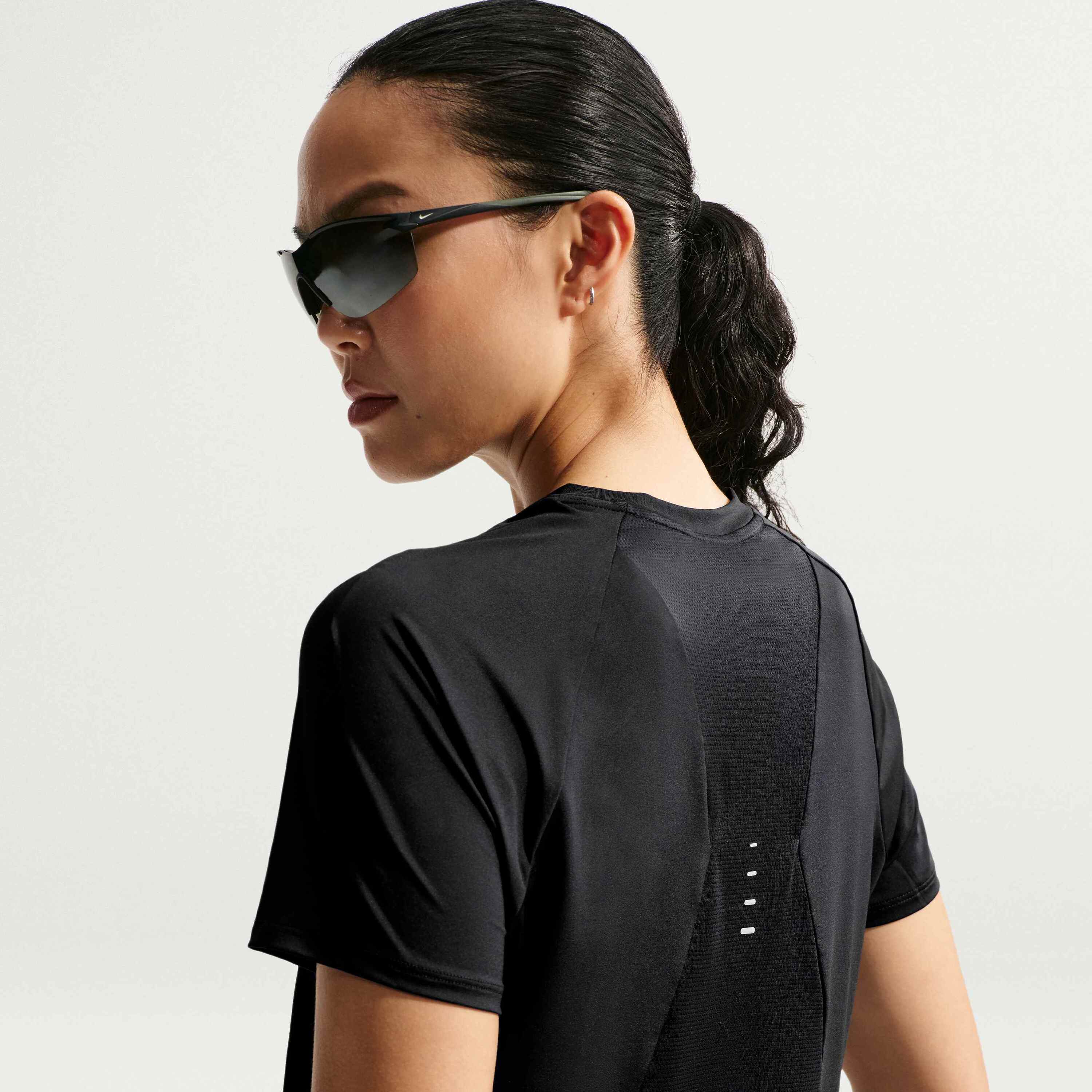 Nike, Women's Dri-fit Short-sleeve Running Top Swift, Detail 1