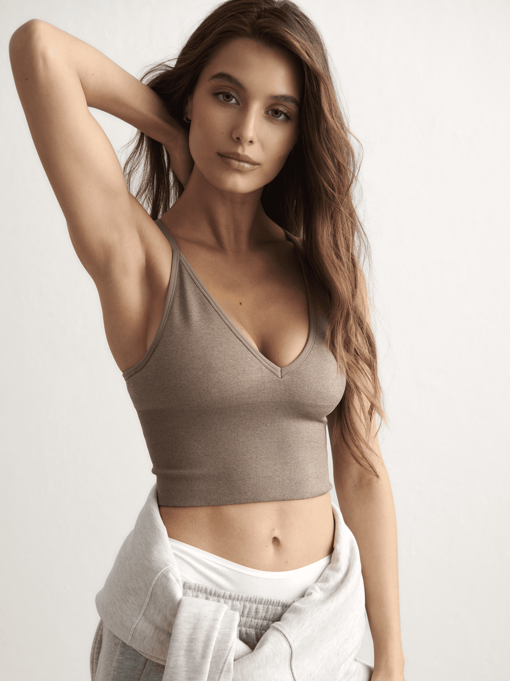 AIM´N, Shape Seamless Cross Back Bralette, Model 1