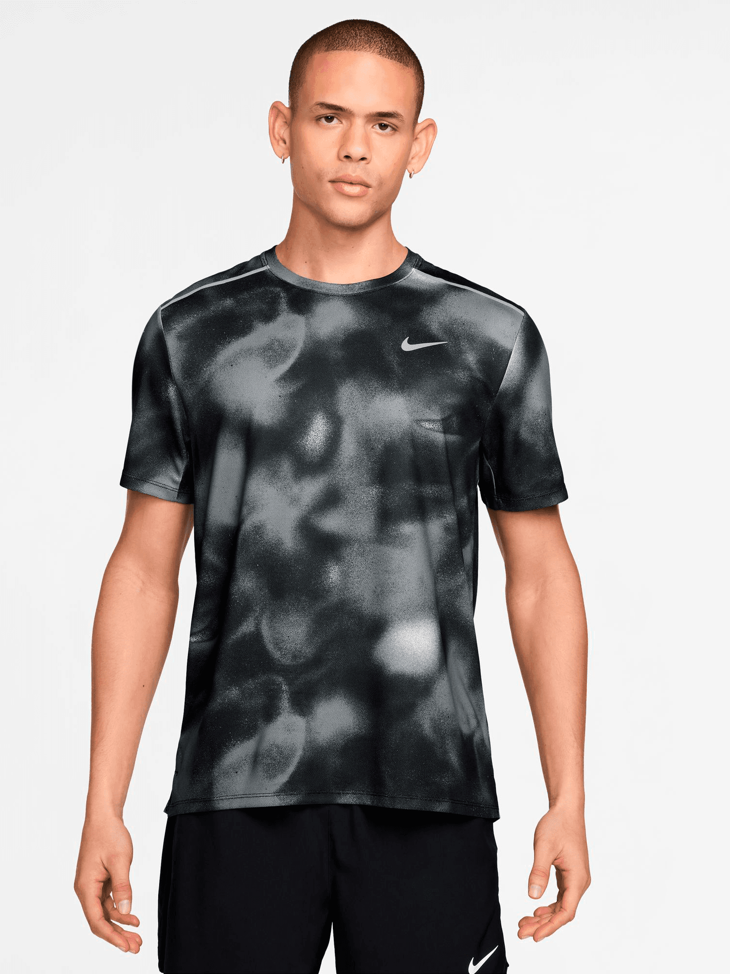 Nike, M NIKE MILER MEN'S DRI-FIT UV SHORT-SLEEVED, Model 1