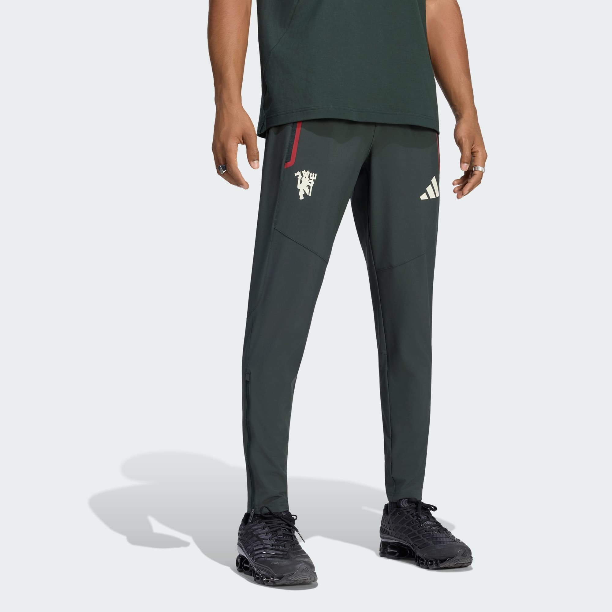 Adidas, Adidas Manchester United Tiro Tech Byxor, Model 1