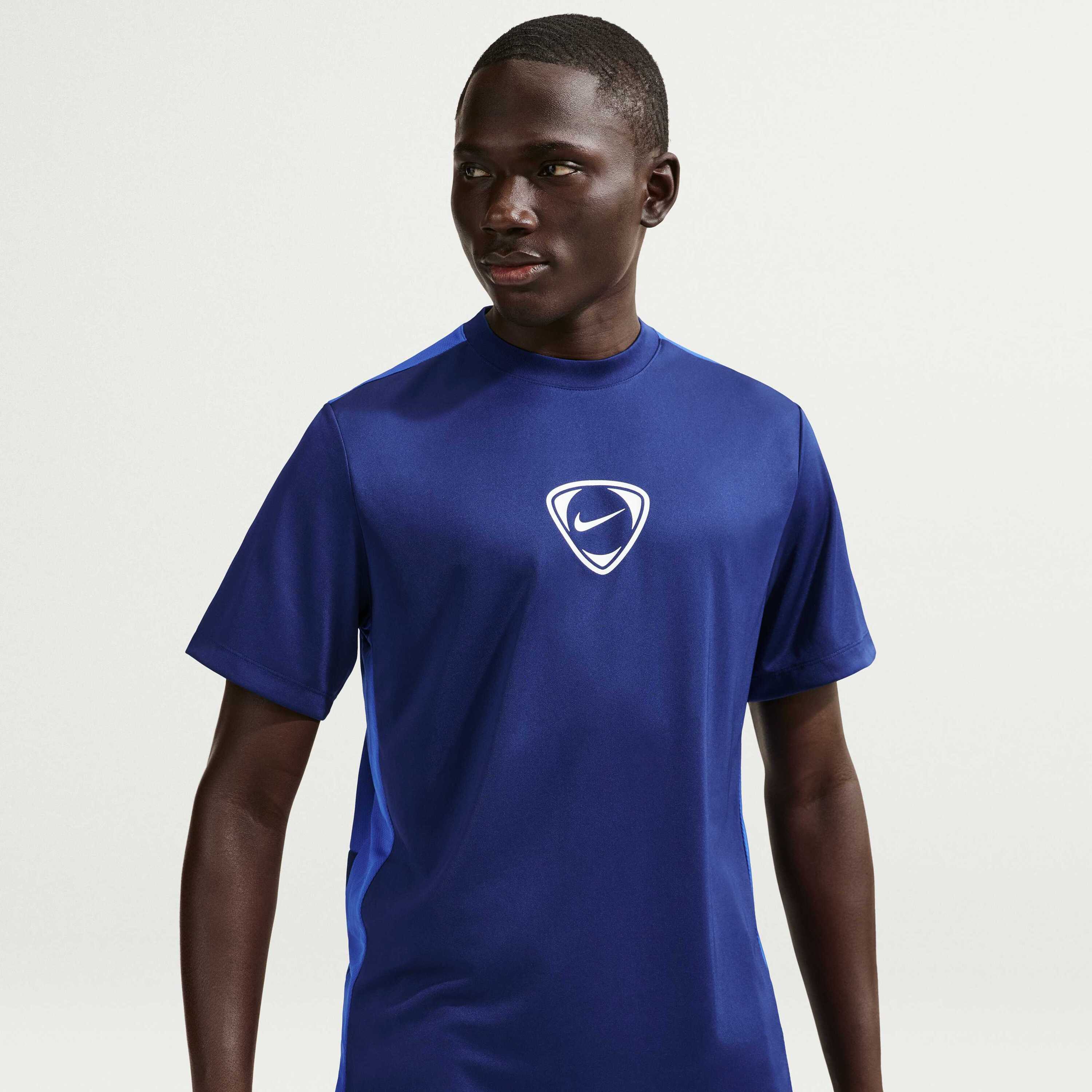 Nike, Men's Dri-fit Short-sleeve Football Shirt Academy+, Model 1