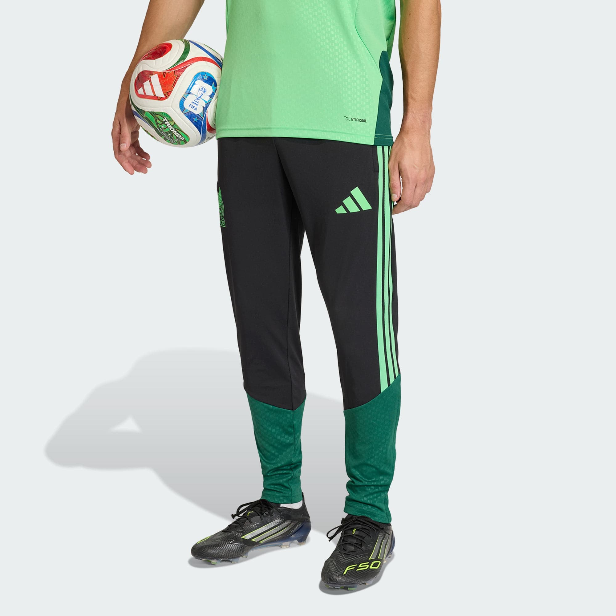 Adidas, Adidas Mexiko 26 Tiro Träningsbyxor, Model 1