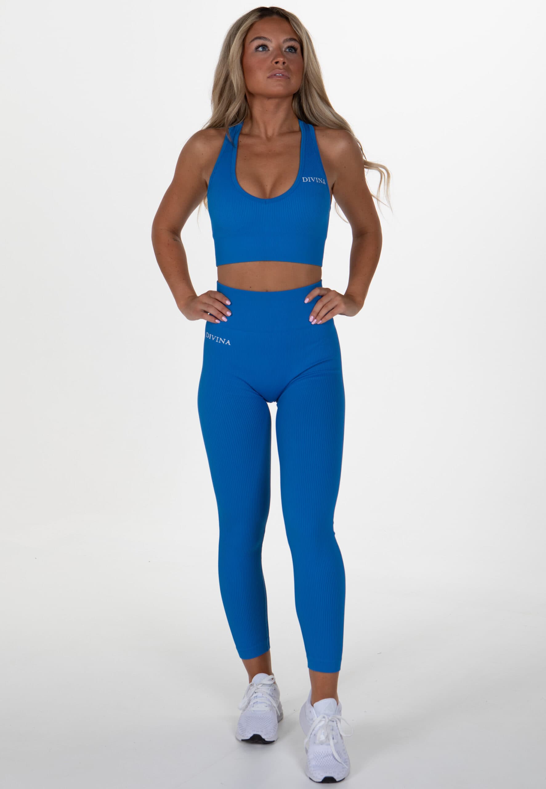 divina, Divina Sports Bra “wavy”, Model 1